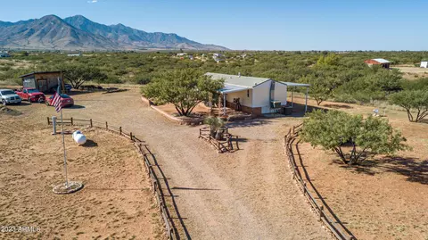 11520 S Apache Sky Rd, Hereford, AZ 85615