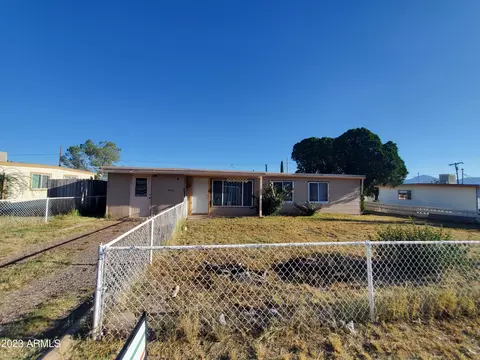 107 Cochise Dr, Bisbee, AZ 85603