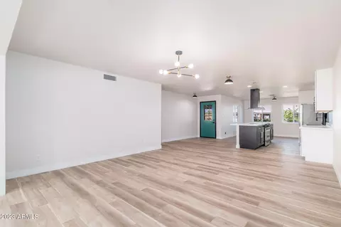 4845 E Lake Point Cir, Phoenix, AZ 85044 photo 8