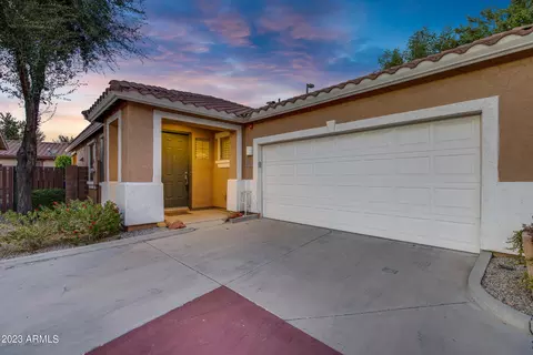 881 S Porter St, Gilbert, AZ 85296