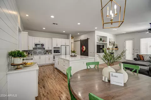 Kitchen - 2899 E Washington Ave, Gilbert, AZ 85234 photo 10 of 12