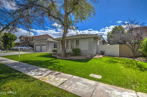 Exterior - 2899 E Washington Ave, Gilbert, AZ 85234 photo 11 of 12
