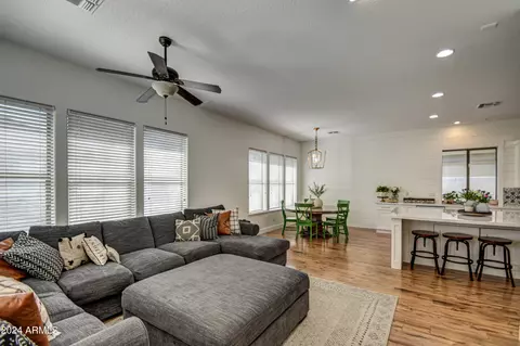 Living - 2899 E Washington Ave, Gilbert, AZ 85234 photo 3 of 5