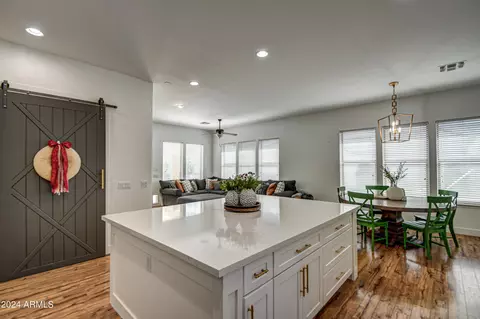 Kitchen - 2899 E Washington Ave, Gilbert, AZ 85234 photo 11 of 12