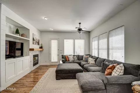 Living - 2899 E Washington Ave, Gilbert, AZ 85234 photo 1 of 5