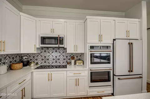 Kitchen - 2899 E Washington Ave, Gilbert, AZ 85234 photo 3 of 12