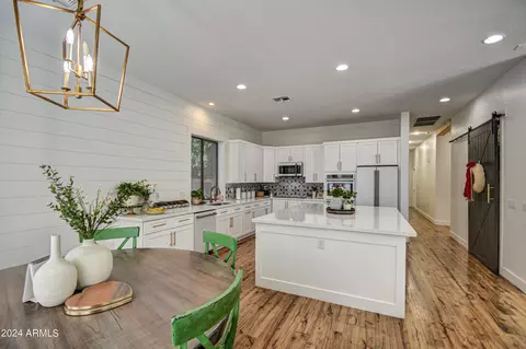 Kitchen - 2899 E Washington Ave, Gilbert, AZ 85234 photo 9 of 12