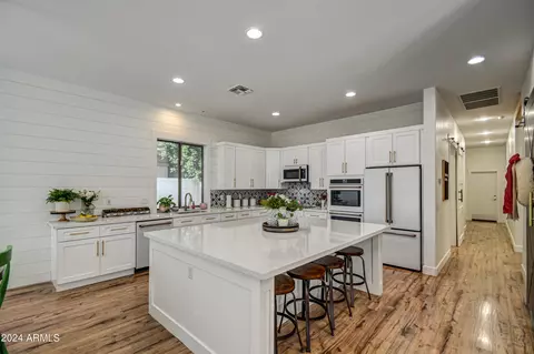 Kitchen - 2899 E Washington Ave, Gilbert, AZ 85234 photo 6 of 12