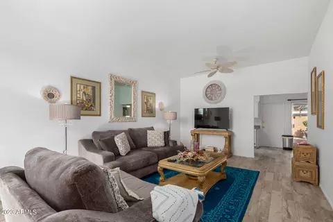13426 N Hawthorn Dr, Sun City, AZ 85351