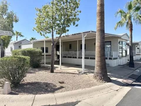 637 S Hawks Eye Dr, Apache Junction, AZ 85119