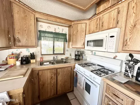 637 S Hawks Eye Dr, Apache Junction, AZ 85119 photo 32