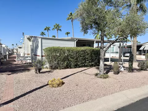 637 S Hawks Eye Dr, Apache Junction, AZ 85119 photo 4