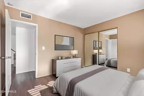 Bedroom - 709 E Cochise Dr #B, Phoenix, AZ 85020 photo 2 of 7