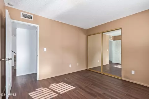Bedroom - 709 E Cochise Dr #B, Phoenix, AZ 85020 photo 4 of 7