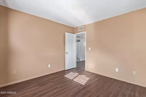 Bedroom - 709 E Cochise Dr #B, Phoenix, AZ 85020 photo 5 of 7