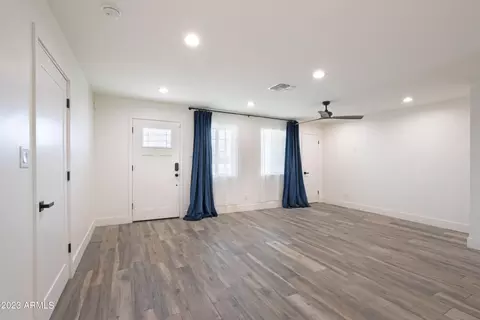 527 E Butler Dr, Phoenix, AZ 85020 photo 3