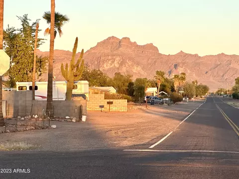 1222 N Warner Dr, Apache Junction, AZ 85120