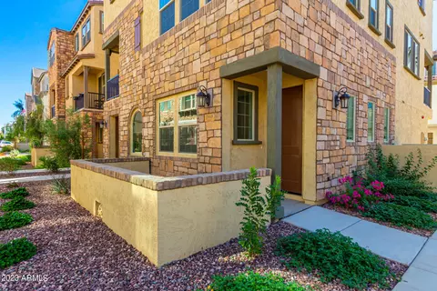 1668 E Hampton Ln, Gilbert, AZ 85295 photo 3