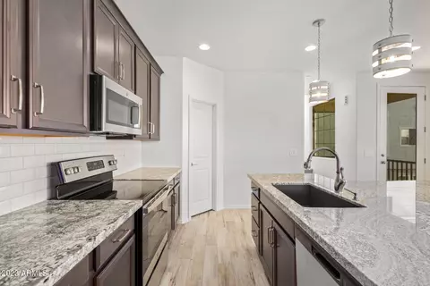 1668 E Hampton Ln, Gilbert, AZ 85295 photo 9