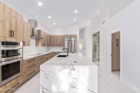 8942 E Topeka Dr, Scottsdale, AZ 85255