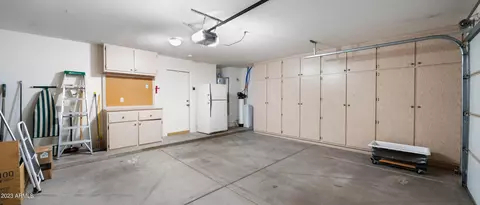 Exterior - 1077 E Baylor Ln, Gilbert, AZ 85296 photo 5 of 7