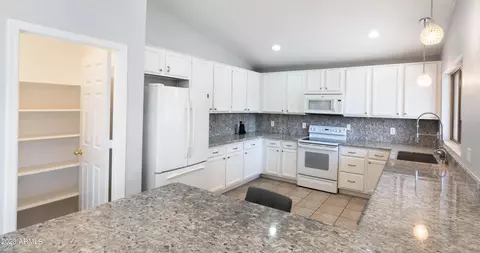 Kitchen - 1077 E Baylor Ln, Gilbert, AZ 85296 photo 1 of 4