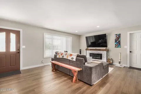 524 N 54th St, Mesa, AZ 85205 photo 4