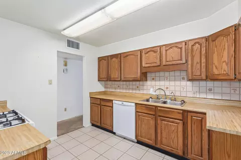 5830 N 30th Dr, Phoenix, AZ 85017 photo 6