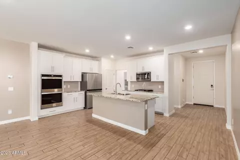 12357 W Kaler Dr, Glendale, AZ 85307
