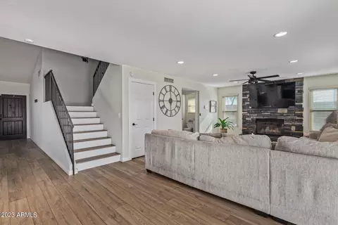 1430 E Windsong Dr, Phoenix, AZ 85048 photo 9