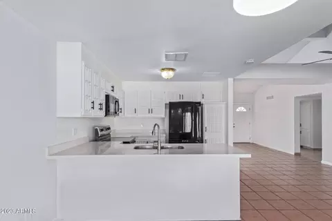 6802 W Cambridge Ave, Phoenix, AZ 85035 photo 5