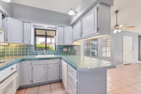 516 E Renee Dr, Phoenix, AZ 85024 photo 9