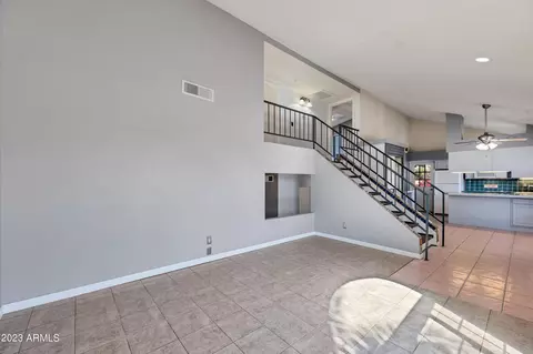 516 E Renee Dr, Phoenix, AZ 85024 photo 3