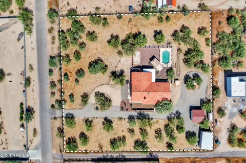 43211 N 16th St, New River, AZ 85087