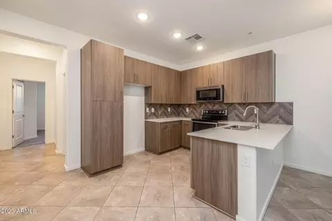 2315 E Hidalgo Ave, Phoenix, AZ 85040 photo 8