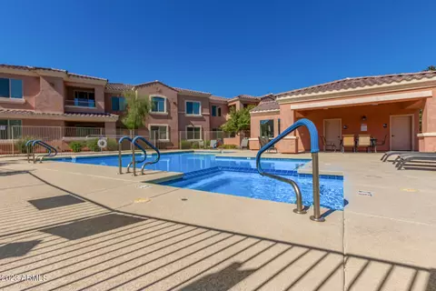 900 S Canal Dr #226, Chandler, AZ 85225