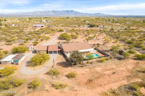 6912 S Pintek Ln, Hereford, AZ 85615