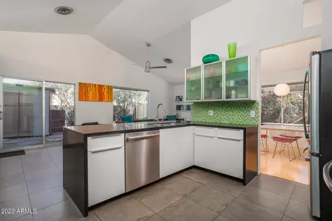 9841 S 46th St, Phoenix, AZ 85044 photo 3