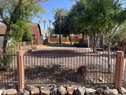 7601 N 59th Ln #-, Glendale, AZ 85301