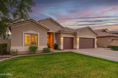 916 S Ash St, Gilbert, AZ 85233 photo 2