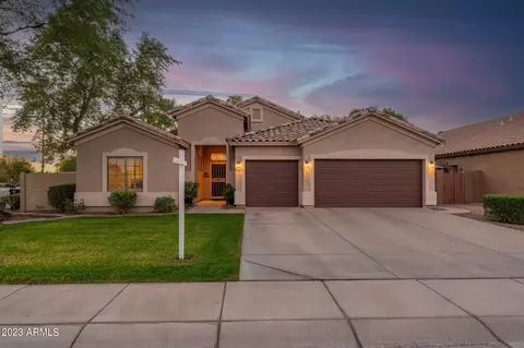 916 S Ash St, Gilbert, AZ 85233