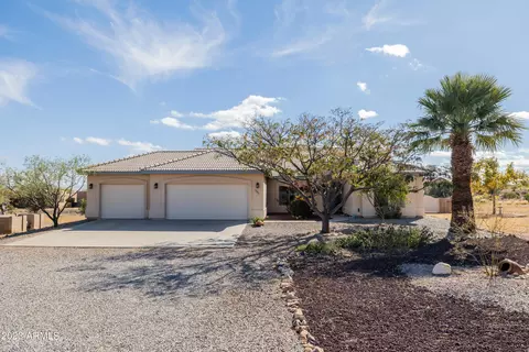 5900 E Hickory Ct, Hereford, AZ 85615