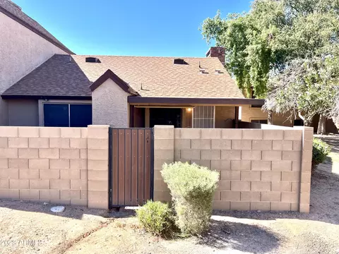 8111 W Wacker Rd #7, Peoria, AZ 85381