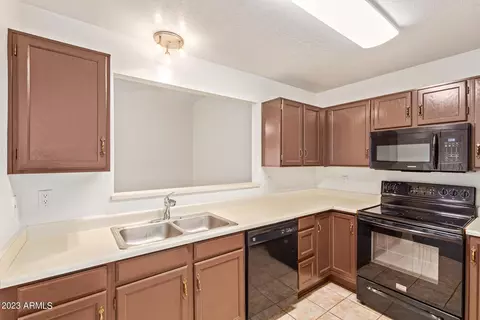 3141 E Kerry Ln, Phoenix, AZ 85050 photo 7