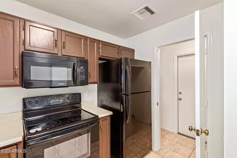3141 E Kerry Ln, Phoenix, AZ 85050 photo 10