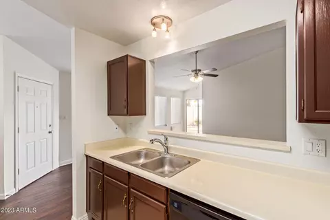 3141 E Kerry Ln, Phoenix, AZ 85050 photo 9