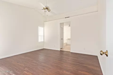 3141 E Kerry Ln, Phoenix, AZ 85050 photo 11
