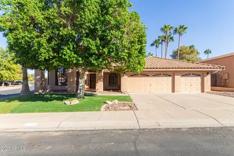 1025 S Capistrano Dr, Gilbert, AZ 85233