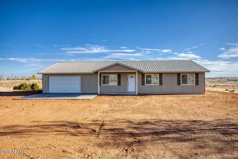 1290 W Farmhouse Dr, Taylor, AZ 85939