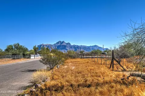 577 W Windsong St, Apache Junction, AZ 85120 photo 3